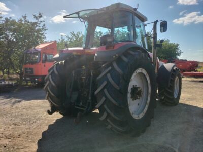 Massey Ferguson 8250