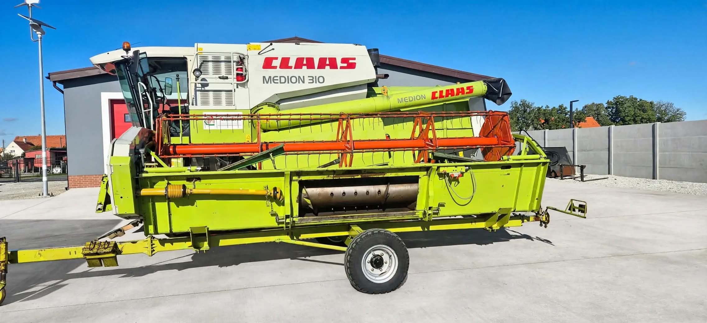 Kombajn zbożowy Claas Medion 310