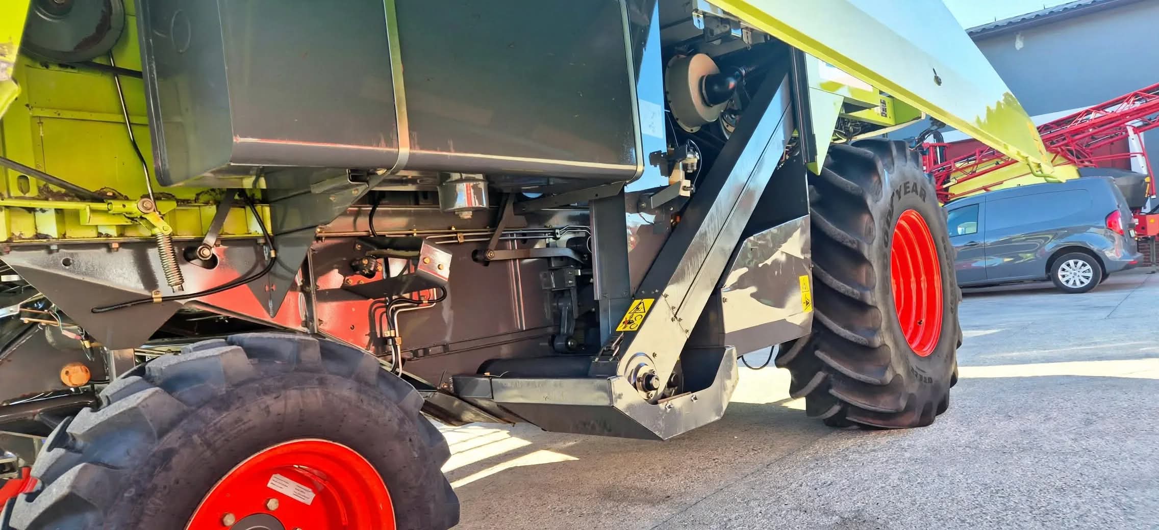 Kombajn zbożowy Claas Medion 310