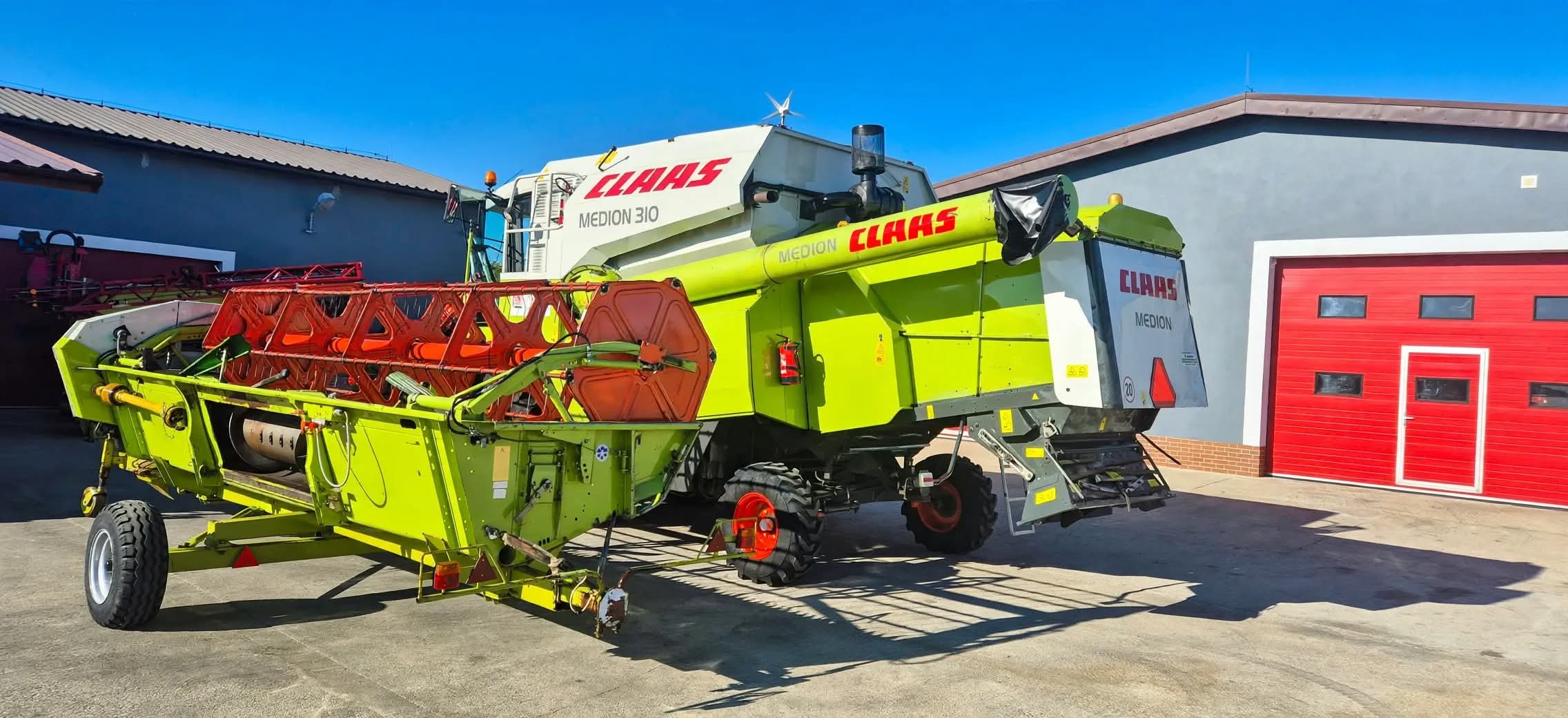 Kombajn zbożowy Claas Medion 310