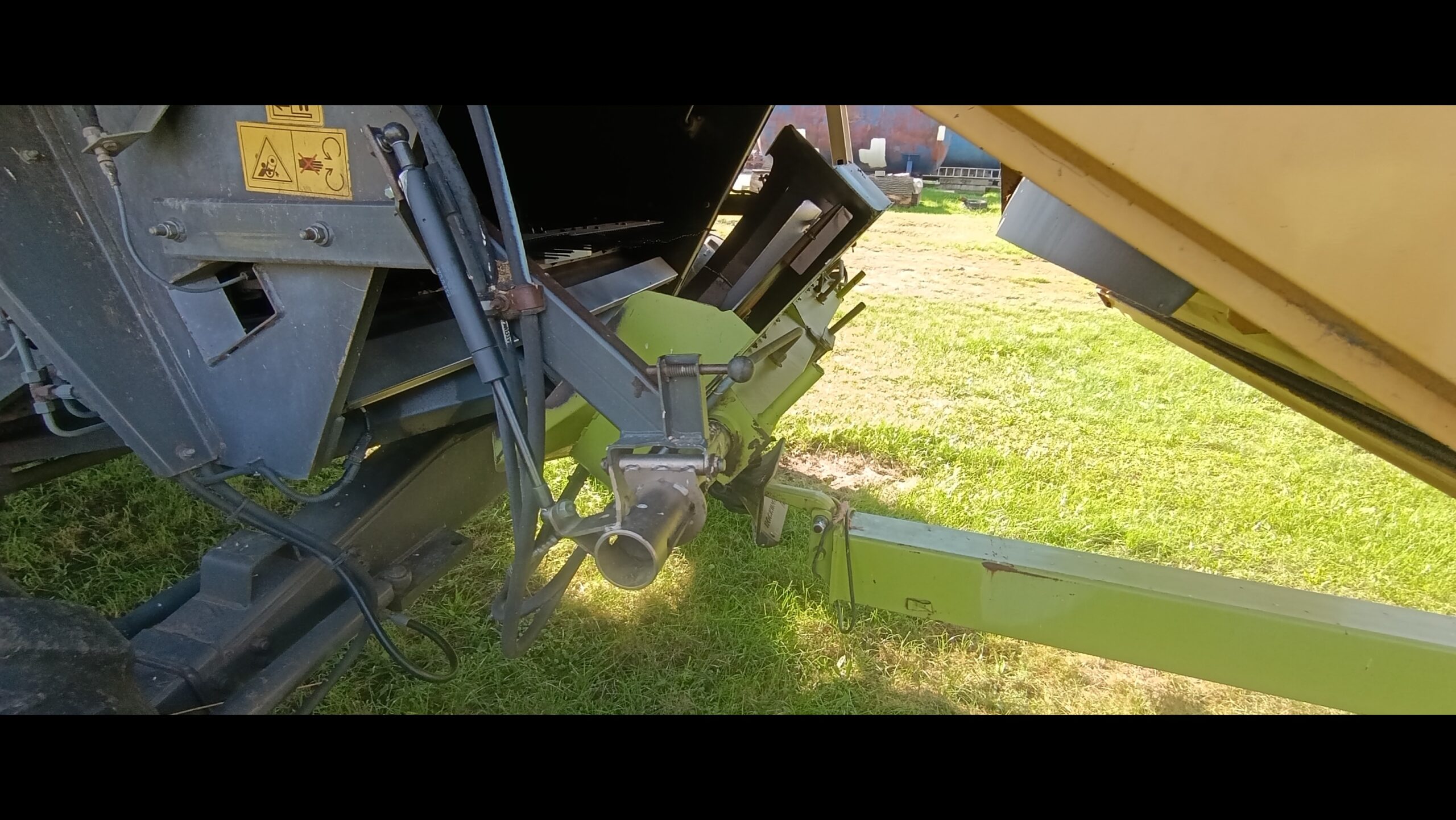 Cat Lexion 460 i heder Claas Vario 750 2008r