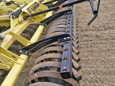 Brona talerzowa Bednar SN 4000 składana hydraulicznie