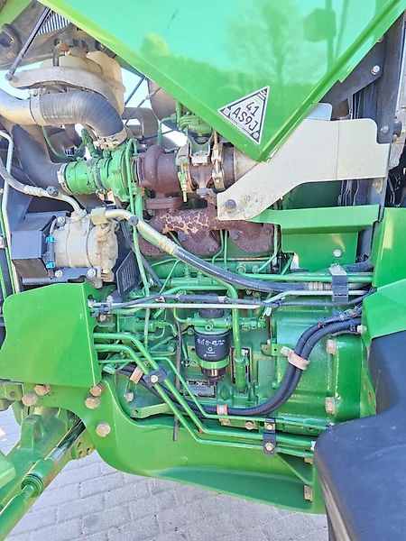 John Deere 5075M