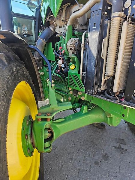 John Deere 5075M
