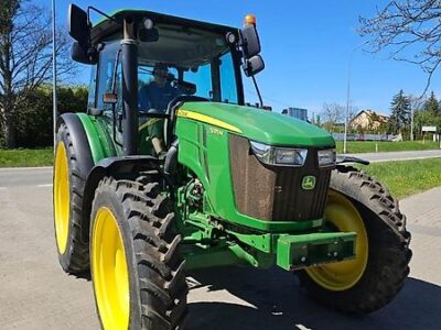 John Deere 5075M