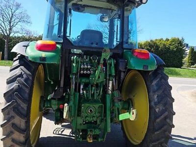 John Deere 5075M