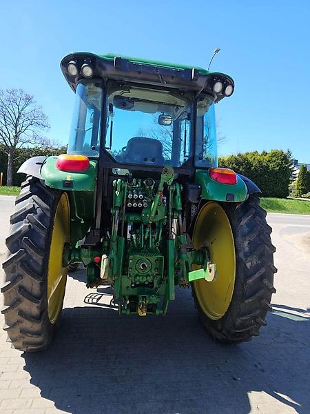 John Deere 5075M