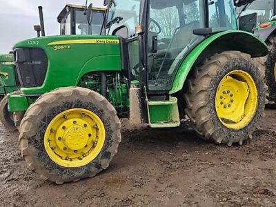 John Deere 5050E