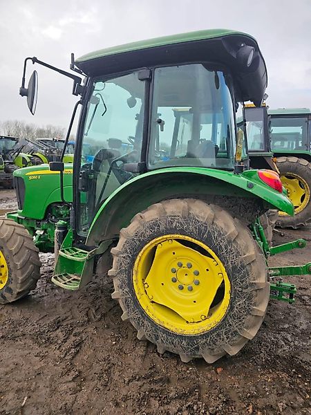John Deere 5050E