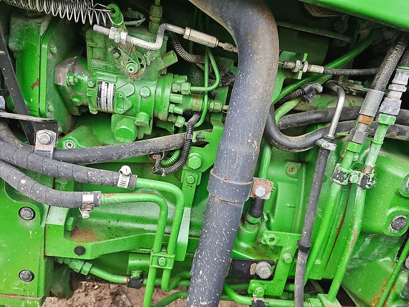 John Deere 5050E
