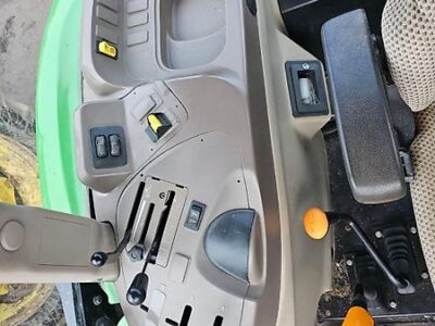 John Deere 5050E