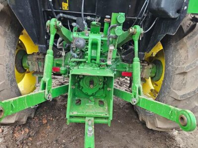 John Deere 5050E