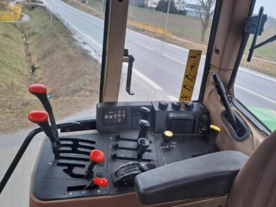 John Deere 6900