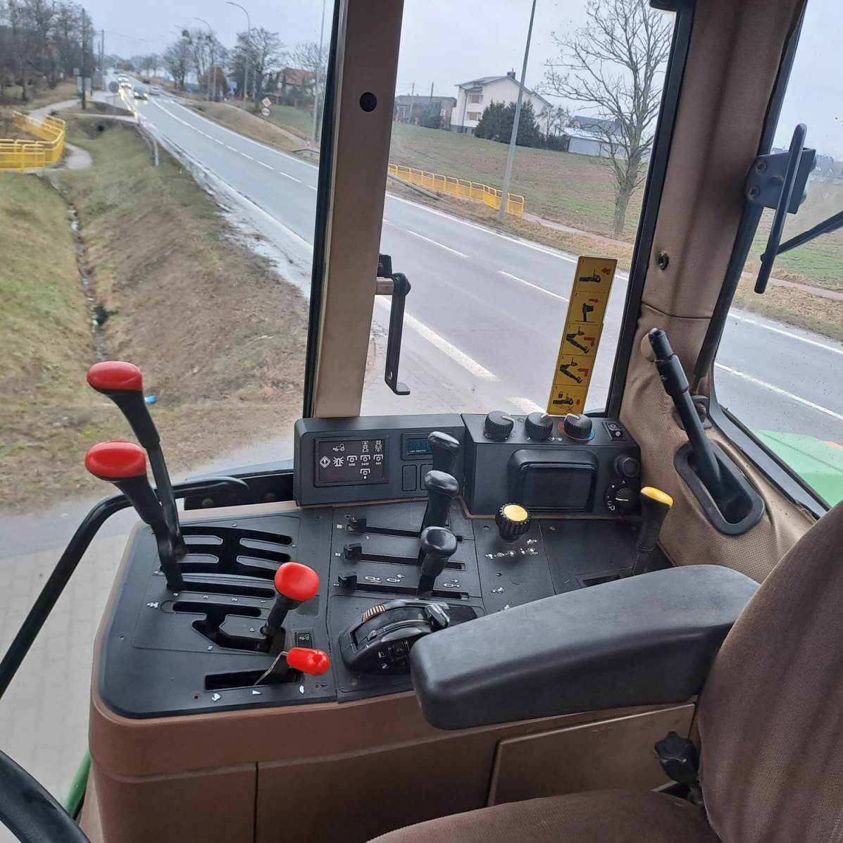 John Deere 6900