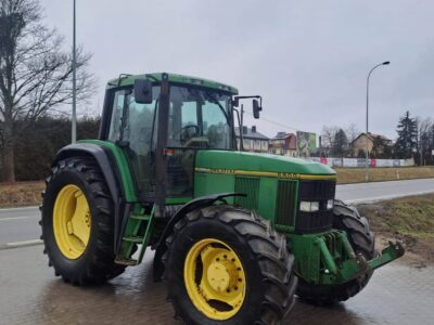 John Deere 6900