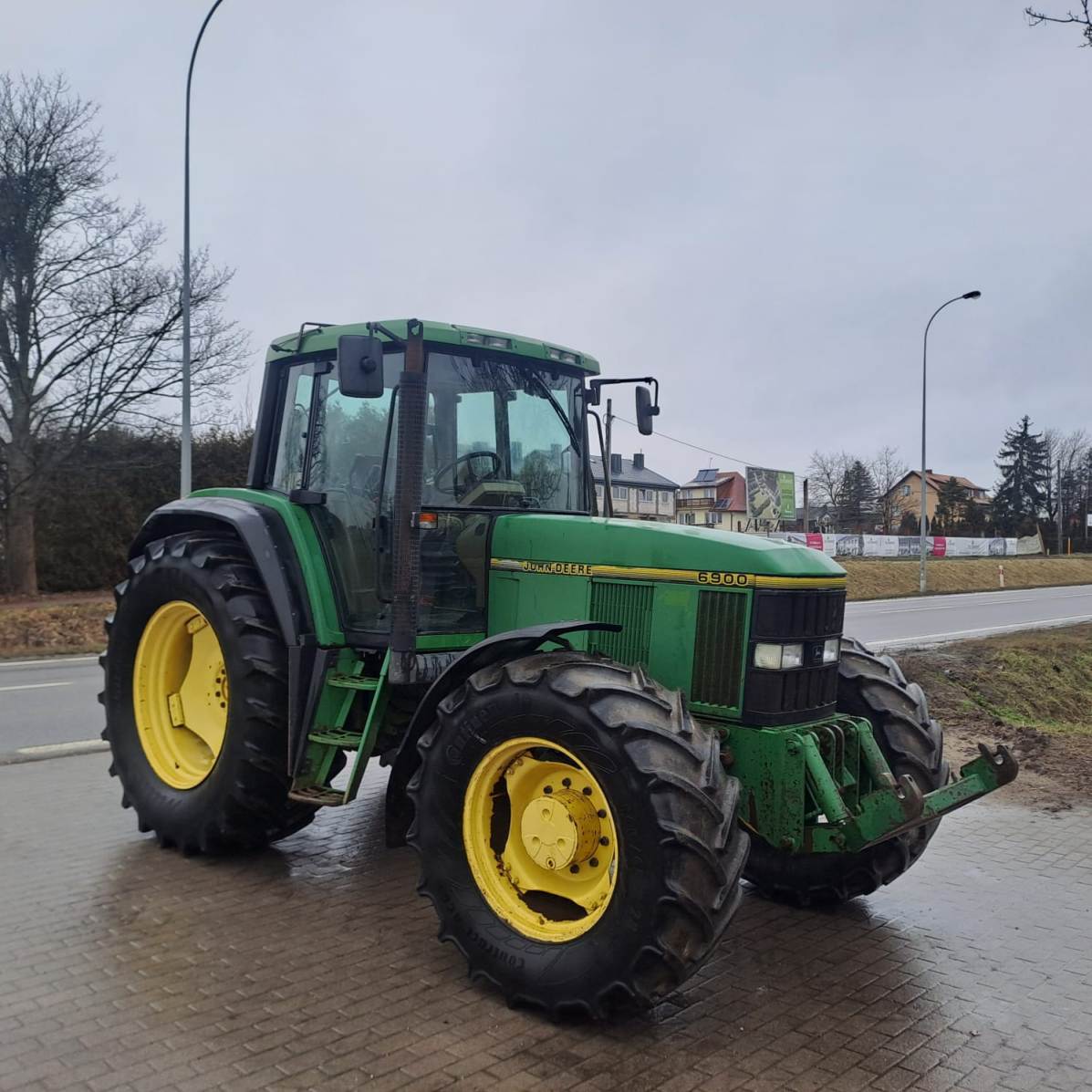 John Deere 6900