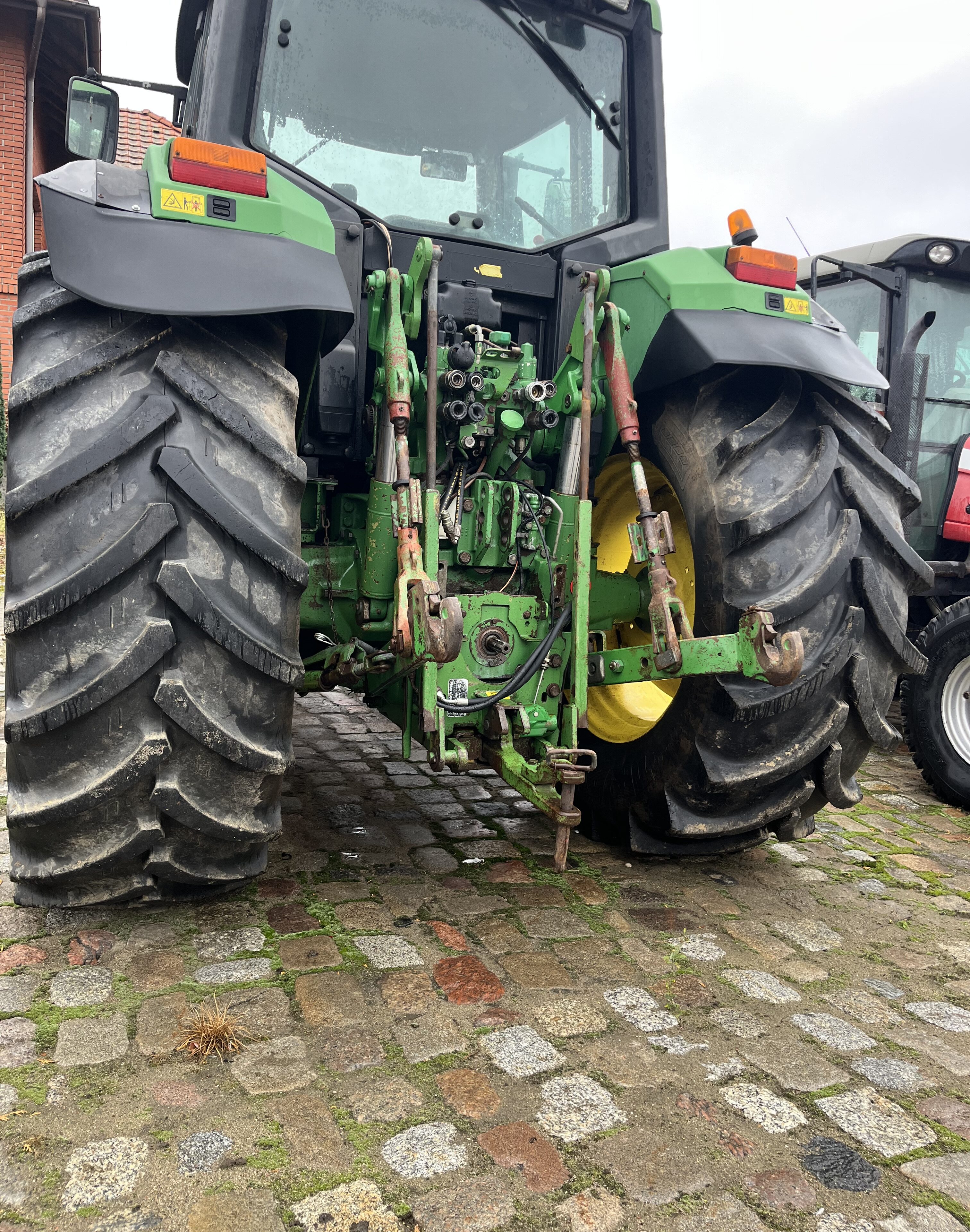John Deere 6900